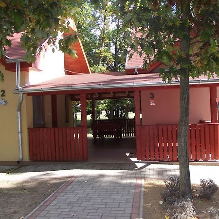 Sarkany Apartman, Sarkany Wellness Es Gyogyfuerdo Nyírbátor Exterior foto