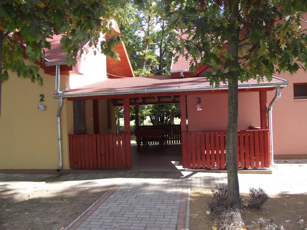 Sarkany Apartman, Sarkany Wellness Es Gyogyfuerdo Nyírbátor Exterior foto